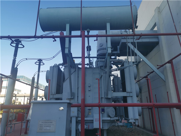 我公司承接龍口南山集團SFP11-400000/220KVA超高壓電力變壓器維護保養(yǎng)現(xiàn)場。